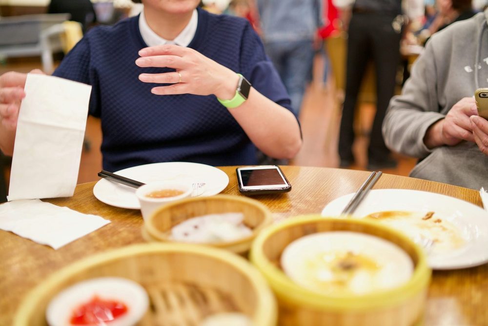 团餐与企业定制 · 多人分享套餐